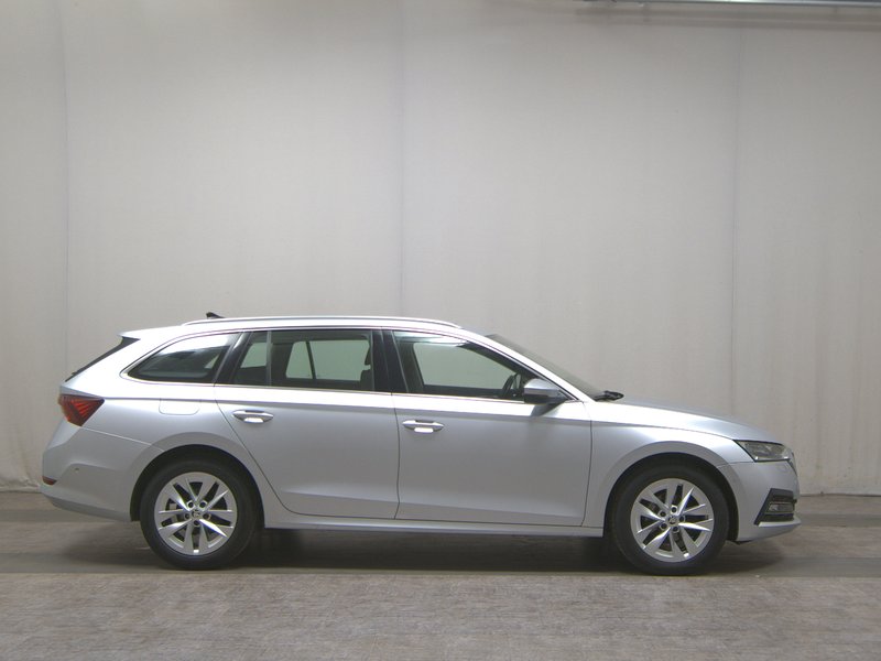 Škoda Octavia Kombi 2.0 TDI automatik Style • ACC • AHK
