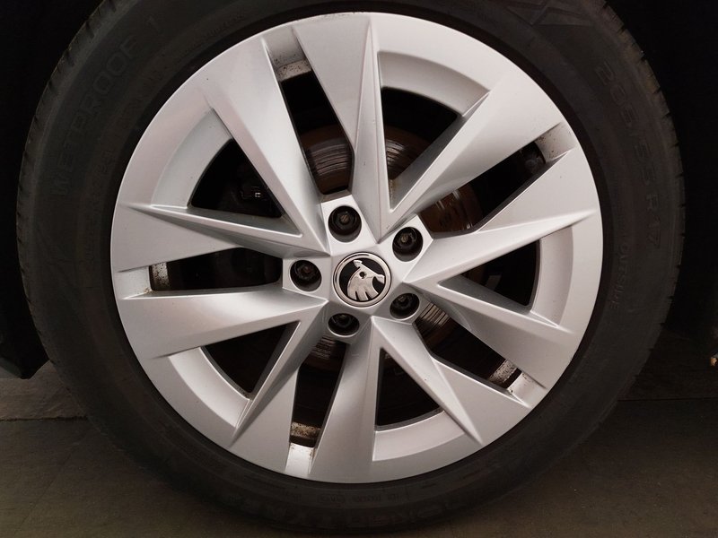 Škoda Octavia Kombi 2.0 TDI automatik Style • ACC • AHK — 9