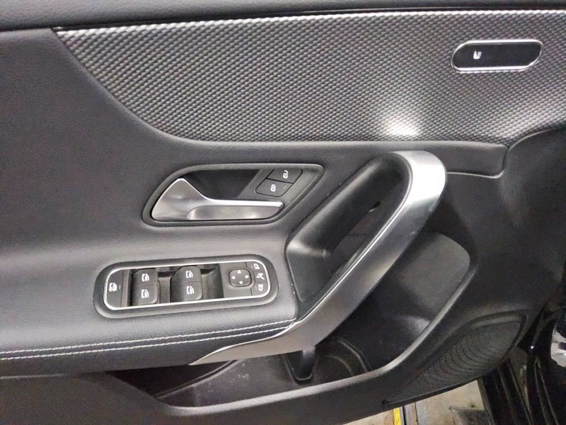 Mercedes-Benz CLA 180 d Shooting Brake automatik Progressive • LED — 10