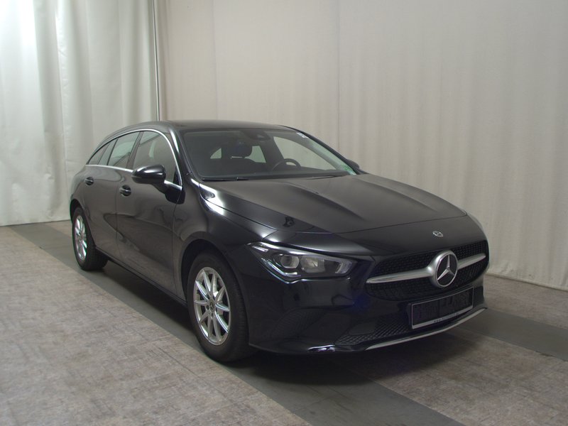 Mercedes-Benz CLA 180 d Shooting Brake automatik Progressive • LED — 3