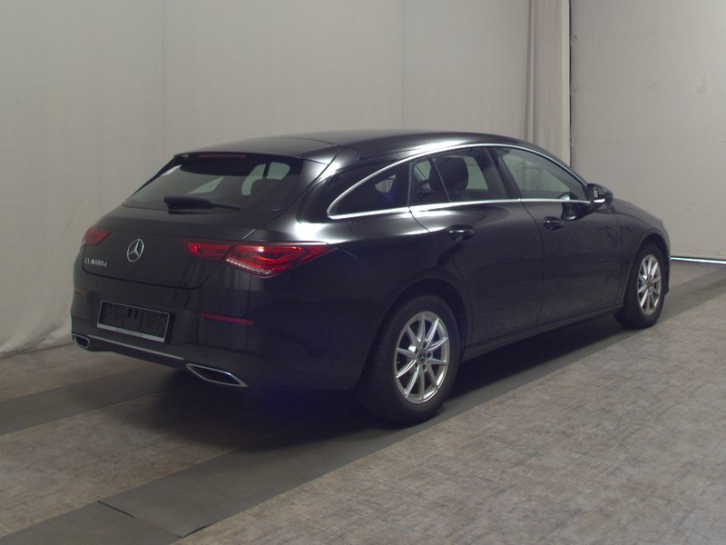 Mercedes-Benz CLA 180 d Shooting Brake automatik Progressive • LED — 4