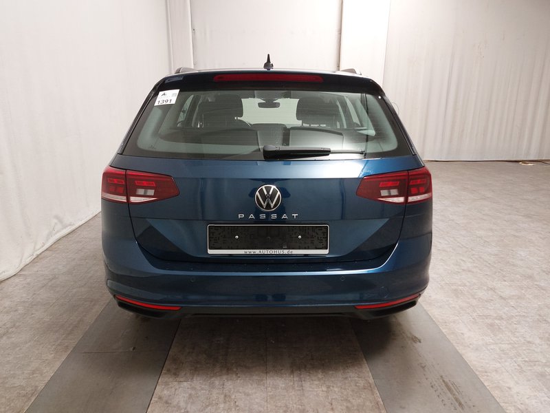 Volkswagen Passat 2.0 TDI automatik Business • ACC • AHK — 14