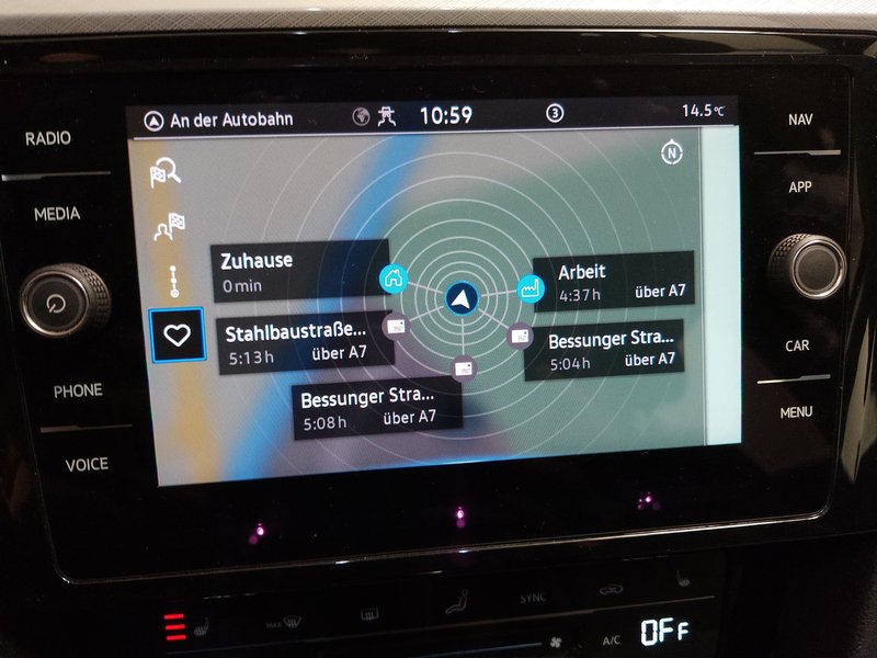 Volkswagen Passat 2.0 TDI automatik Business • ACC • AHK — 18