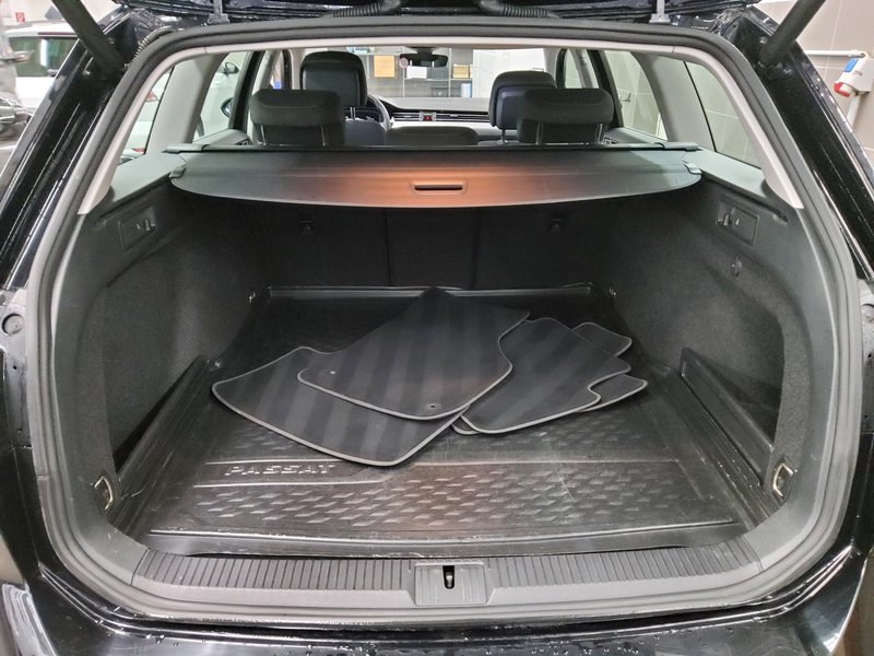 Volkswagen Passat Variant 2.0 TDI automatik Business • električna peta vrata — 12