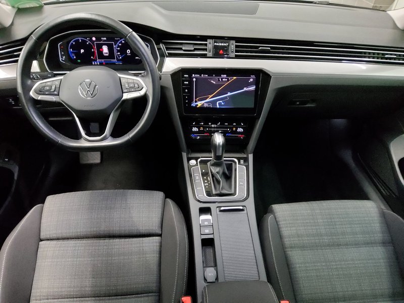 Volkswagen Passat Variant 2.0 TDI automatik Business • električna peta vrata — 5