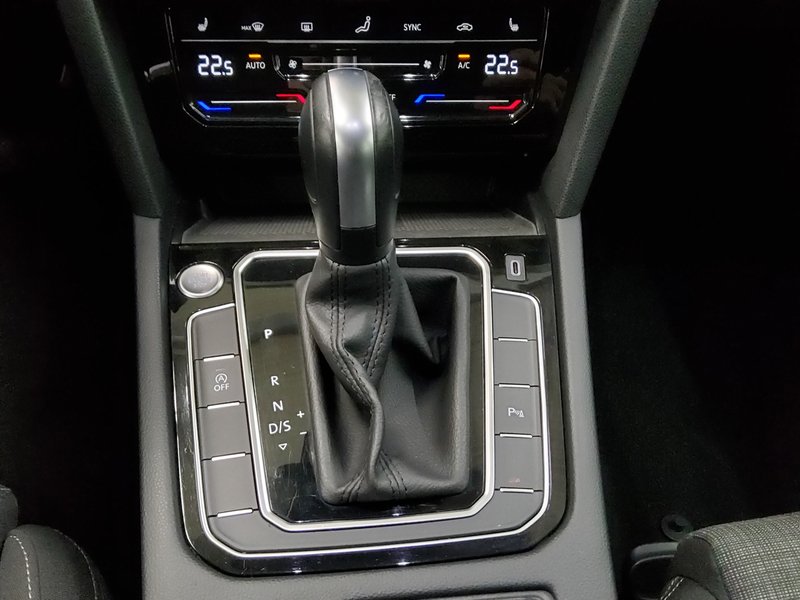 Volkswagen Passat Variant 2.0 TDI automatik Business • električna peta vrata — 6