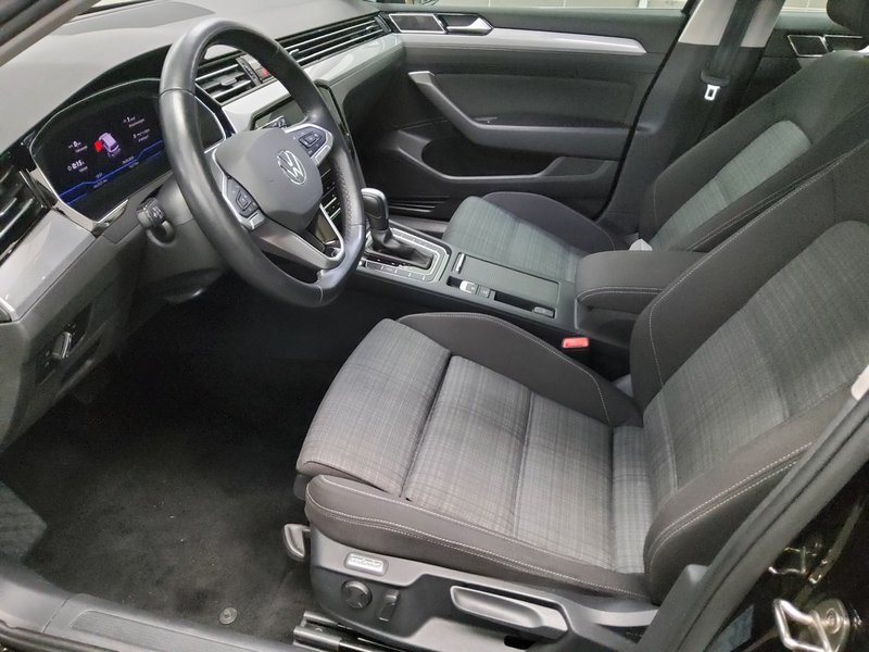 Volkswagen Passat Variant 2.0 TDI automatik Business • električna peta vrata — 9