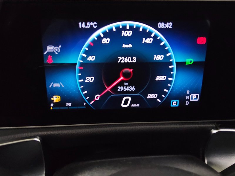 Mercedes-Benz GLB 220 d automatik Progressive • ACC • LED — 8