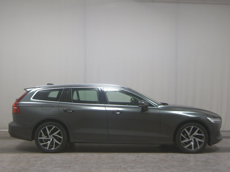 Volvo V60 D3 Momentum Pro automatik • električna vrata prtljažnika • LED