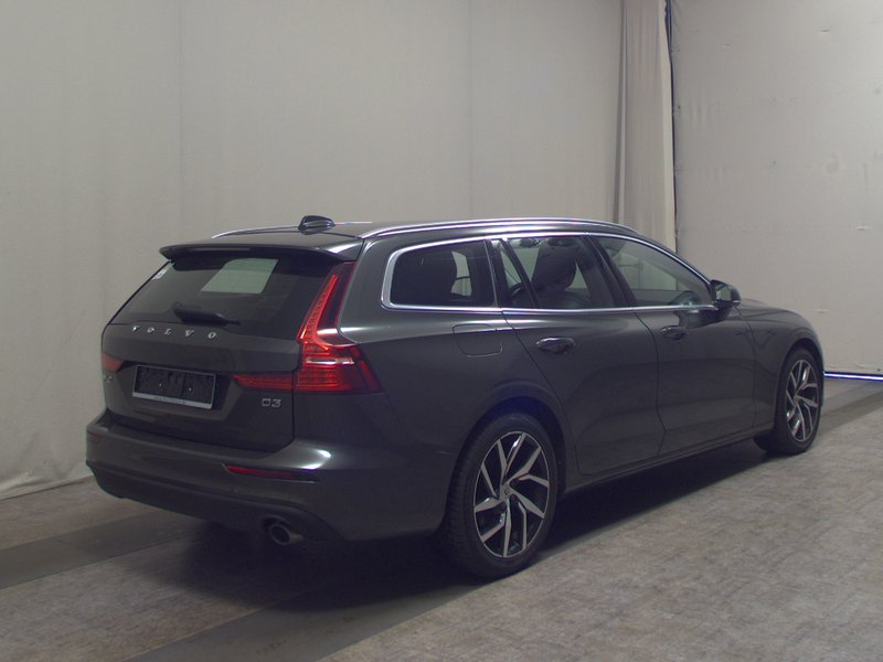 Volvo V60 D3 Momentum Pro automatik • električna vrata prtljažnika • LED — 4
