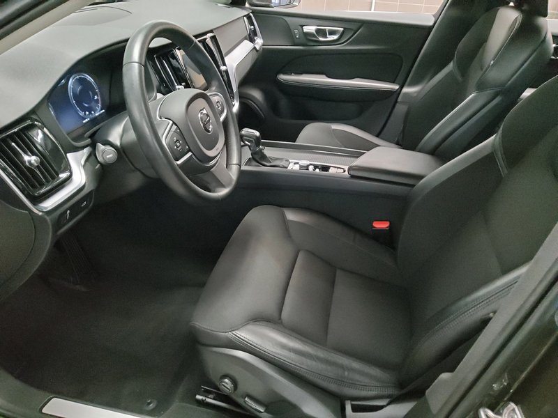 Volvo V60 D3 Momentum Pro automatik • električna vrata prtljažnika • LED — 9
