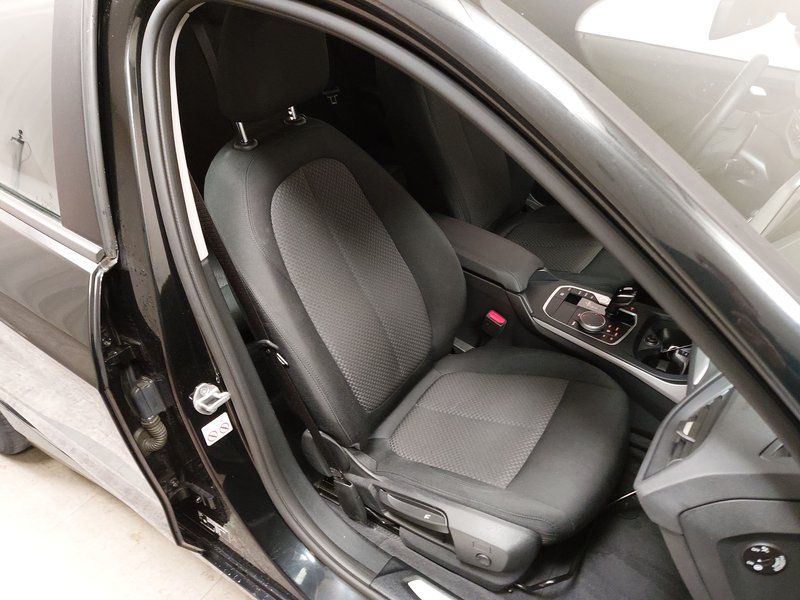 BMW 120d automatik Advantage • ACC • Full LED — 10