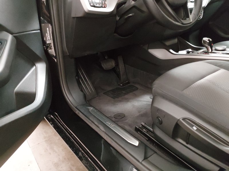 BMW 120d automatik Advantage • ACC • Full LED — 7