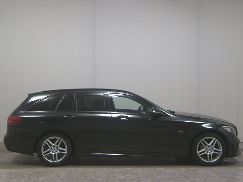 Mercedes-Benz C 220 d karavan automatik AMG Line • ACC • digitalni instrumenti