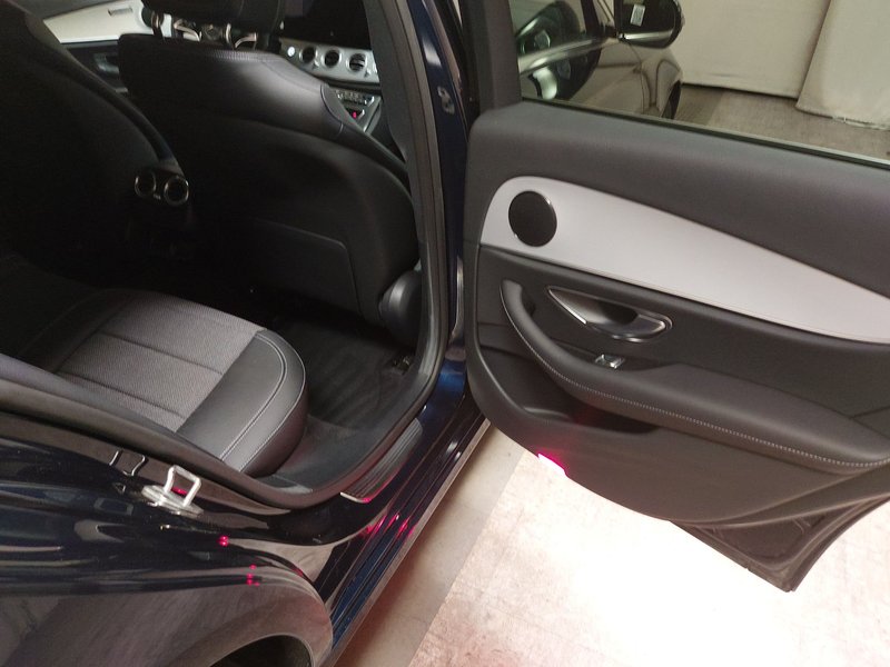 Mercedes-Benz E 300 de 4MATIC automatik Avantgarde • električna peta vrata • HUD — 11