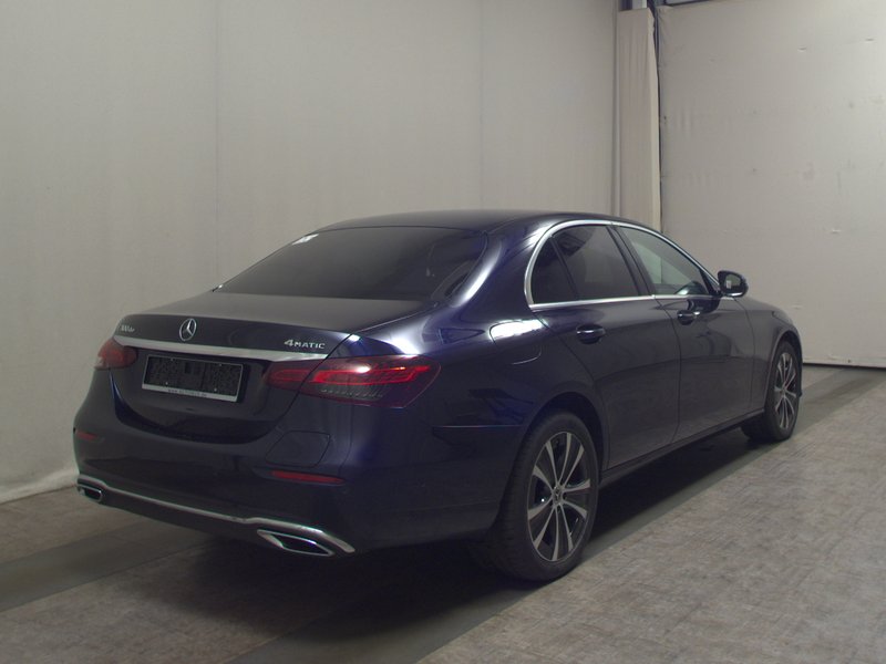 Mercedes-Benz E 300 de 4MATIC automatik Avantgarde • električna peta vrata • HUD — 4
