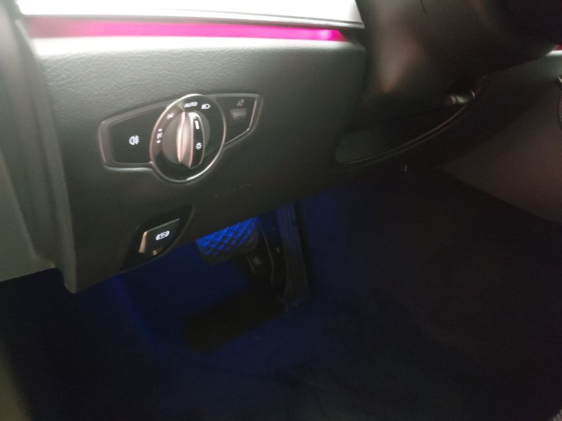 Mercedes-Benz E 300 de 4MATIC automatik Avantgarde • električna peta vrata • HUD — 7