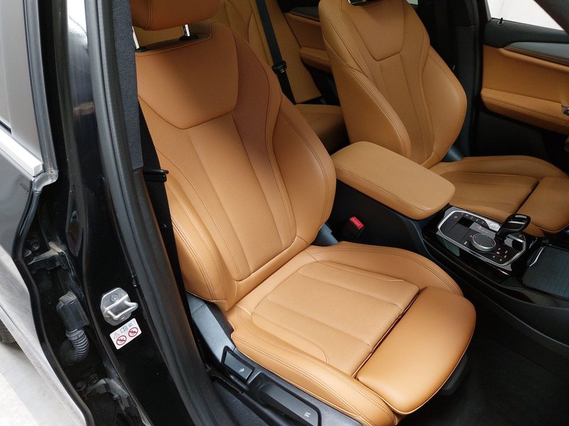 BMW X3 xDrive30e automatik • panorama • Full LED — 12