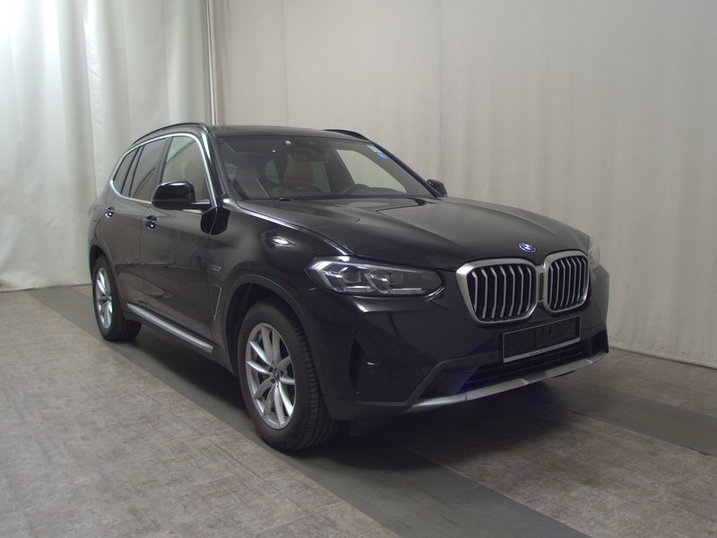 BMW X3 xDrive30e automatik • panorama • Full LED — 3