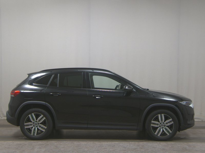 Mercedes-Benz EQA 250 • ACC • LED