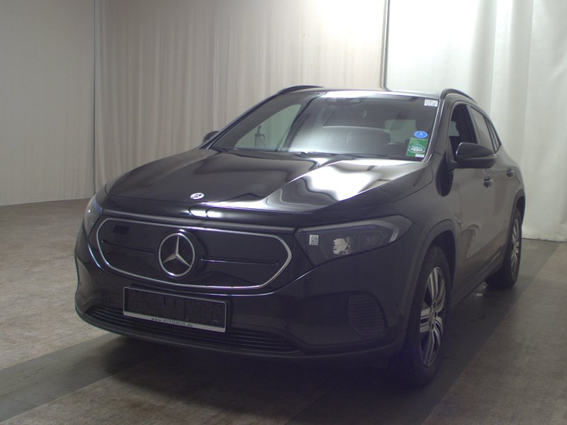 Mercedes-Benz EQA 250 • ACC • LED — 2