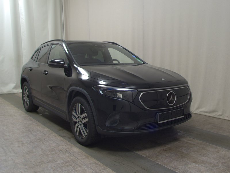 Mercedes-Benz EQA 250 • ACC • LED — 3