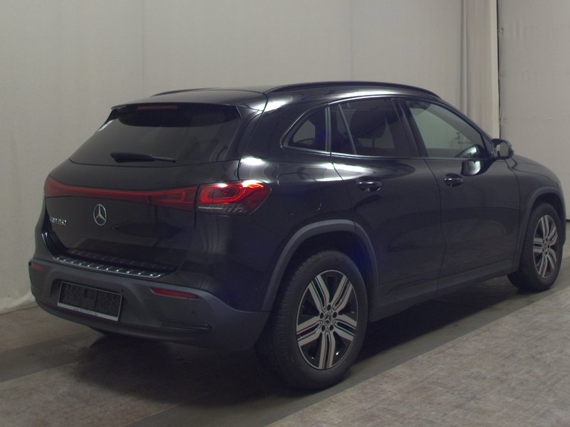 Mercedes-Benz EQA 250 • ACC • LED — 4