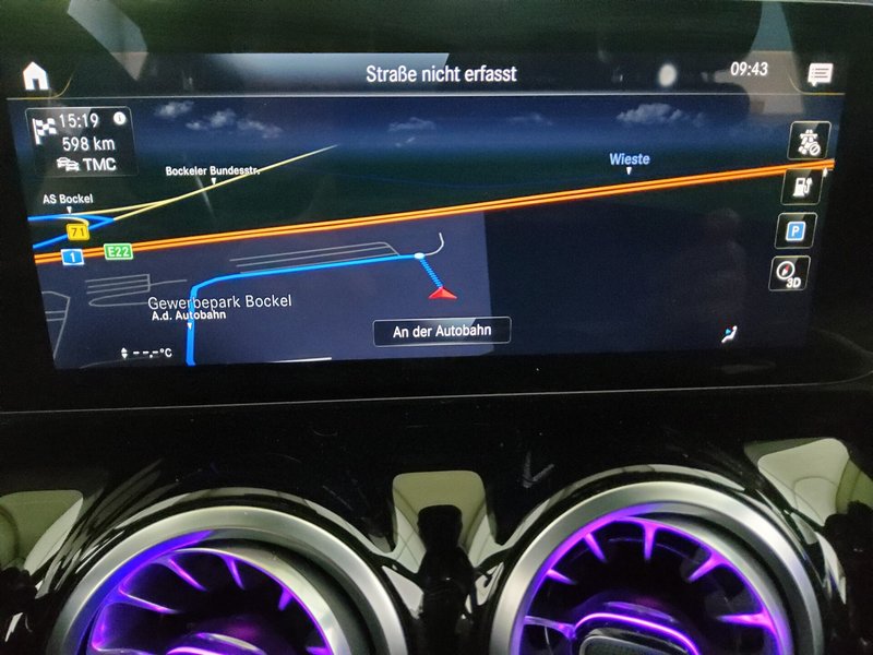 Mercedes-Benz EQA 250 • ACC • LED — 7