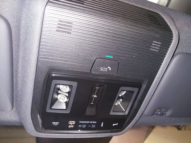 Volkswagen ID.4 Pro Performance • 360° kamera • ACC — 13