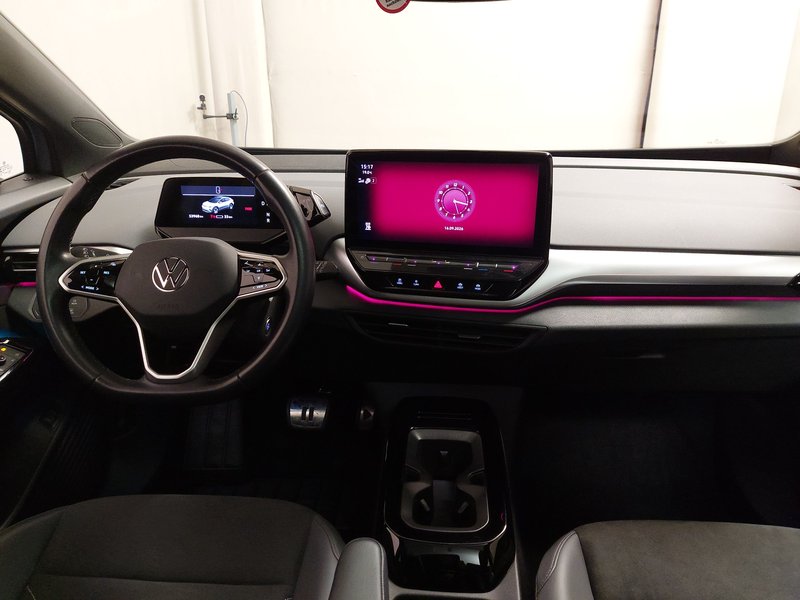 Volkswagen ID.4 Pro Performance • 360° kamera • ACC — 18