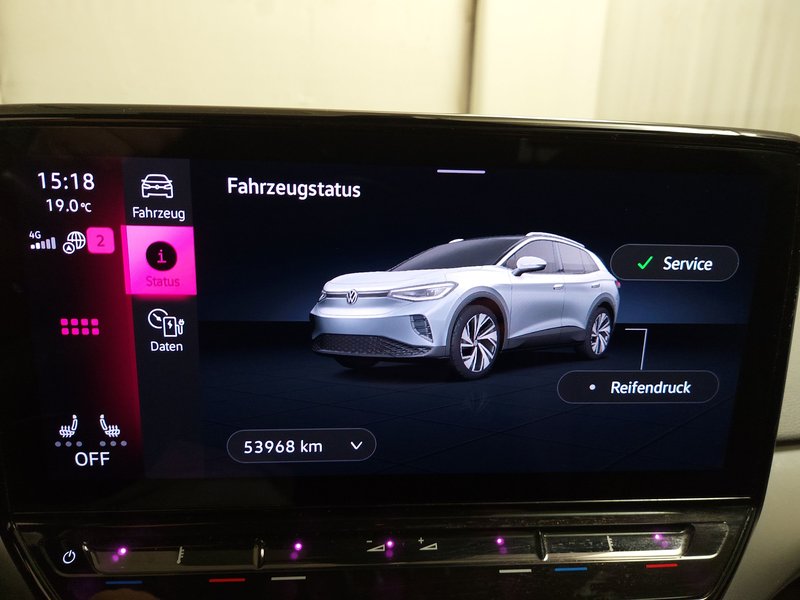 Volkswagen ID.4 Pro Performance • 360° kamera • ACC — 21