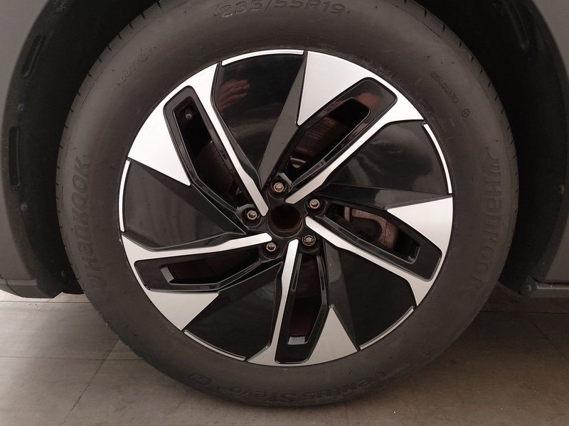 Volkswagen ID.4 Pro Performance • 360° kamera • ACC — 8