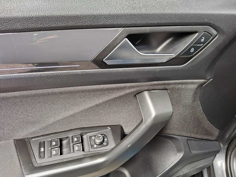Volkswagen T-Roc 2.0 TDI automatik Sport • ACC • Full LED — 10