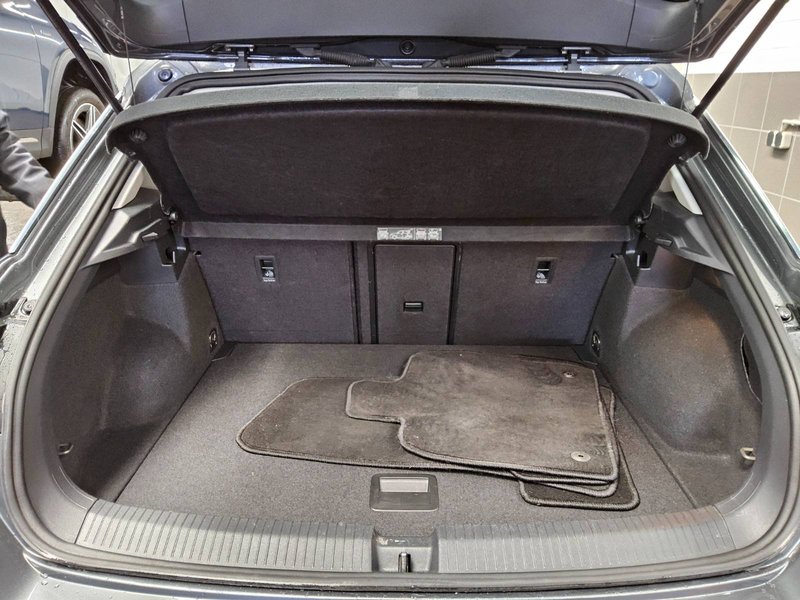 Volkswagen T-Roc 2.0 TDI automatik Sport • ACC • Full LED — 12