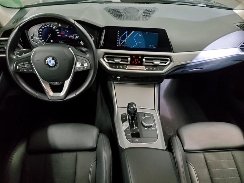 BMW 320d automatik Advantage • ACC • Full LED — 5