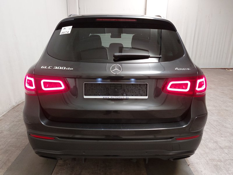 Mercedes-Benz GLC 300 de 4MATIC automatik AMG Line • 360° kamera • ACC — 14