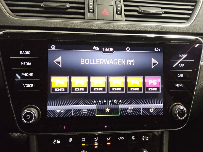 Škoda Superb Kombi 2.0 TDI automatik Style • LED • digitalni instrumenti — 7