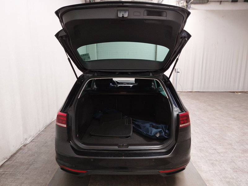 Volkswagen Passat Variant 2.0 TDI automatik Business • ACC • LED — 15