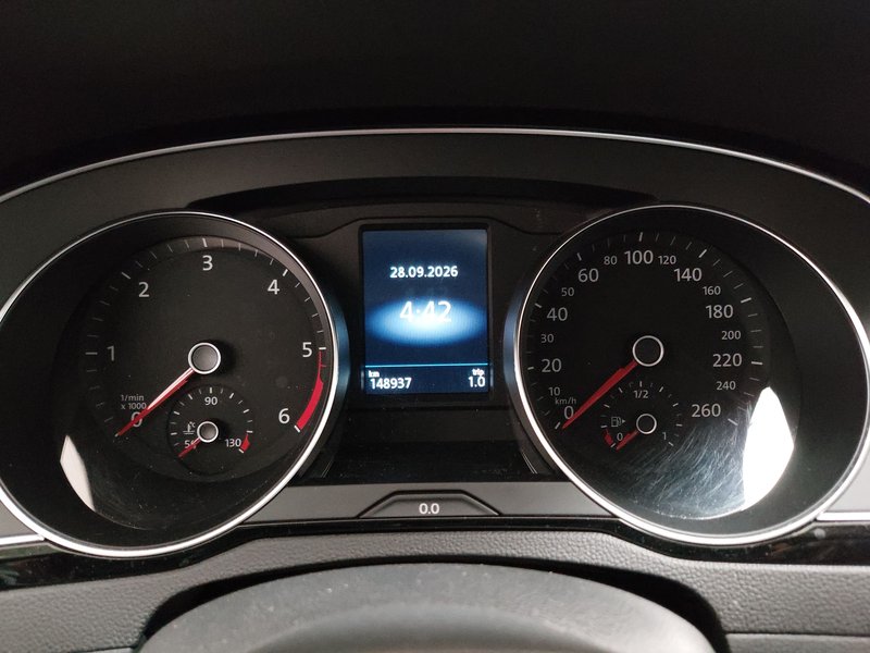 Volkswagen Passat Variant 2.0 TDI automatik Business • ACC • LED — 20