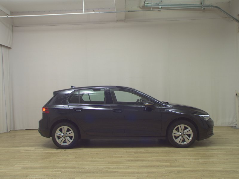 Volkswagen Golf 8 2.0 TDI automatik Life • ACC • LED
