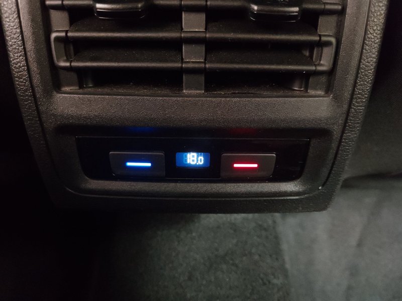Volkswagen Golf 8 2.0 TDI automatik Life • ACC • LED — 15