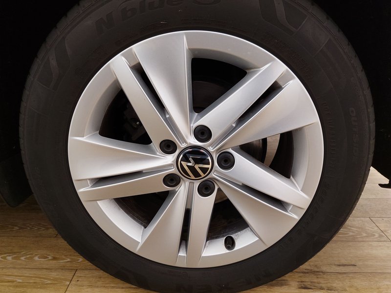 Volkswagen Golf 8 2.0 TDI automatik Life • ACC • LED — 8