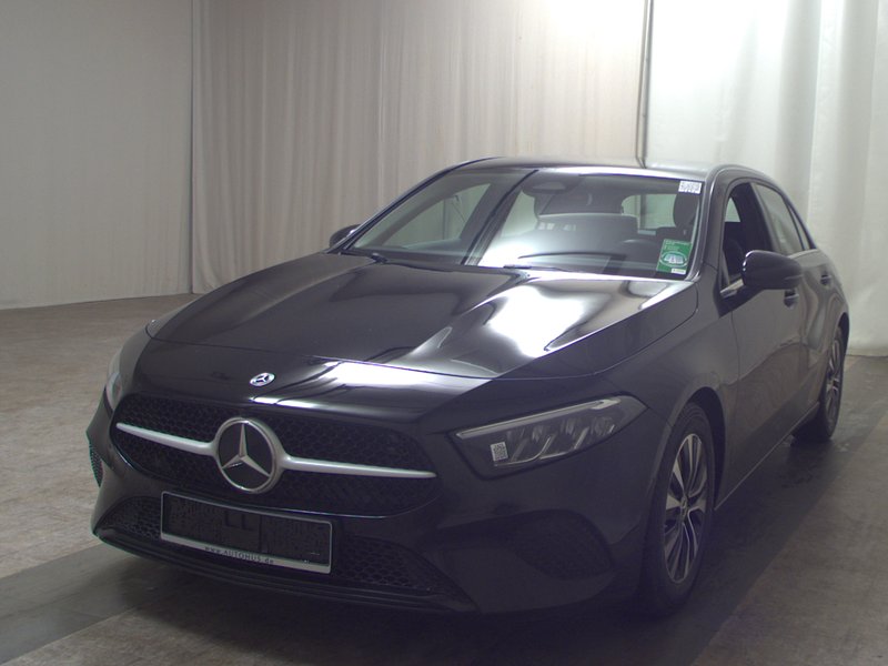 Mercedes-Benz A 180 d automatik • Full LED • digitalni instrumenti — 2