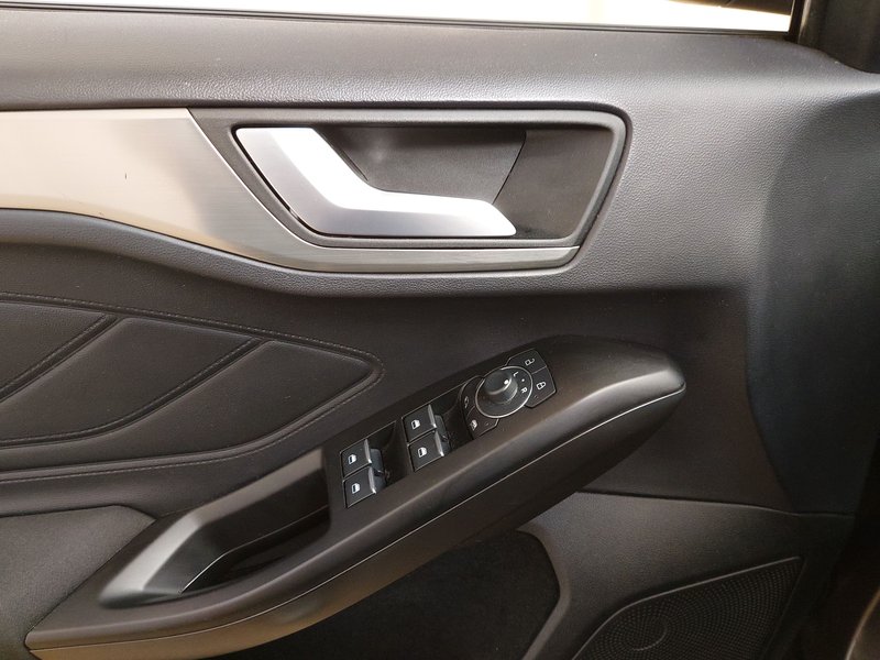 Ford Focus Turnier 1.5 EcoBlue Titanium automatik • Full LED — 5
