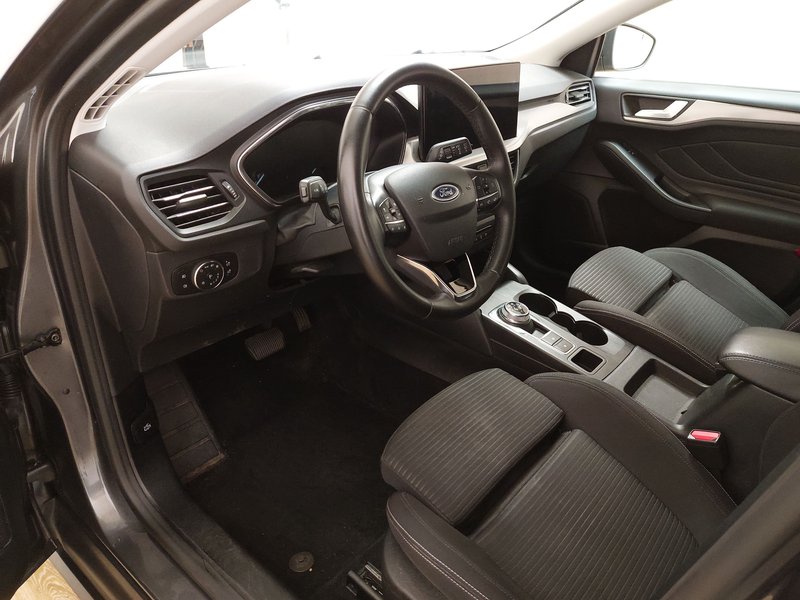 Ford Focus Turnier 1.5 EcoBlue Titanium automatik • Full LED — 6