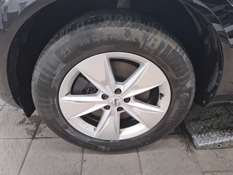 Volvo XC60 B4 automatik Core • ACC • 360° kamera — 11