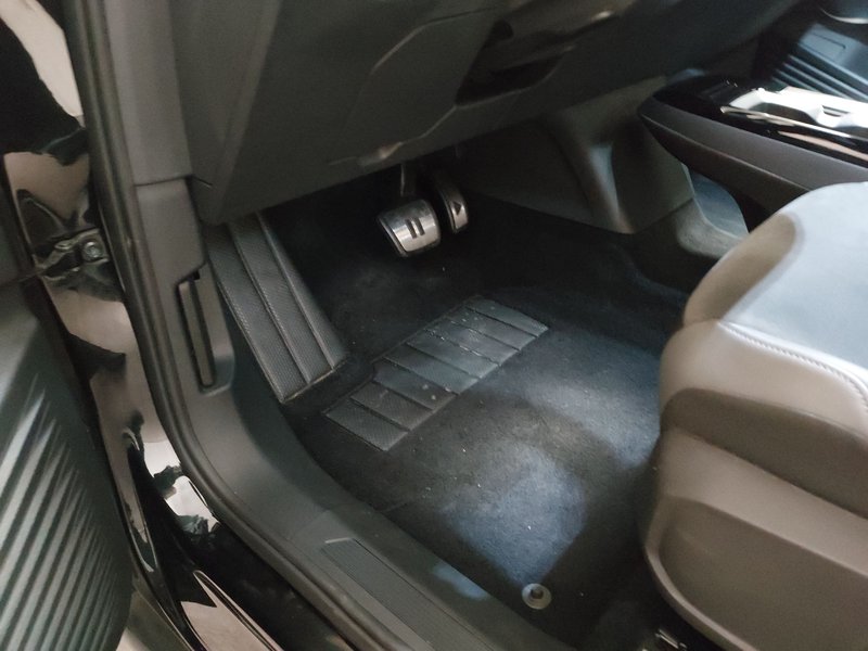 Volkswagen ID.4 Pro Performance • ACC • električna peta vrata — 7