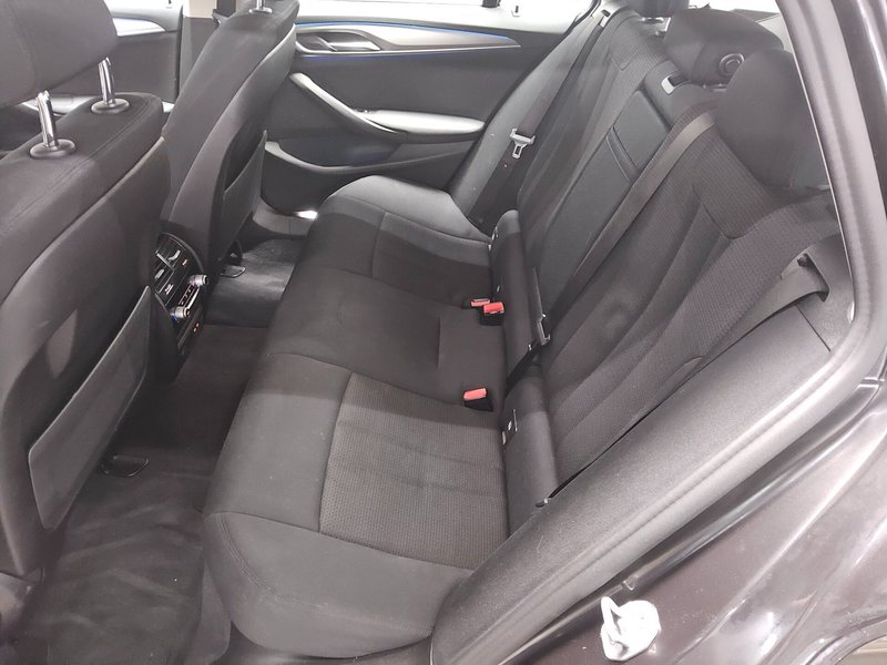 BMW 530e Touring automatik • ACC • koža — 13
