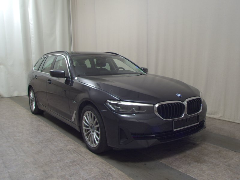 BMW 530e Touring automatik • ACC • koža — 3