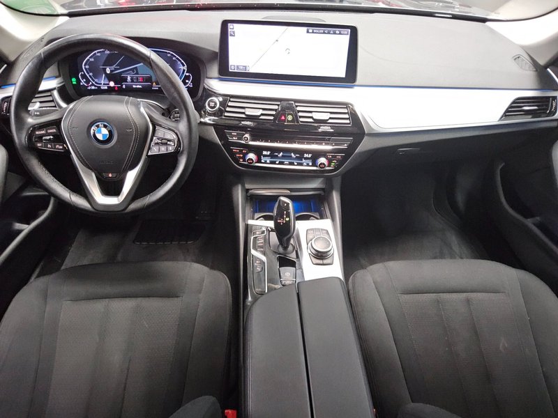 BMW 530e Touring automatik • ACC • koža — 5